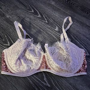 Victoria’s Secret bra size 34D NWT